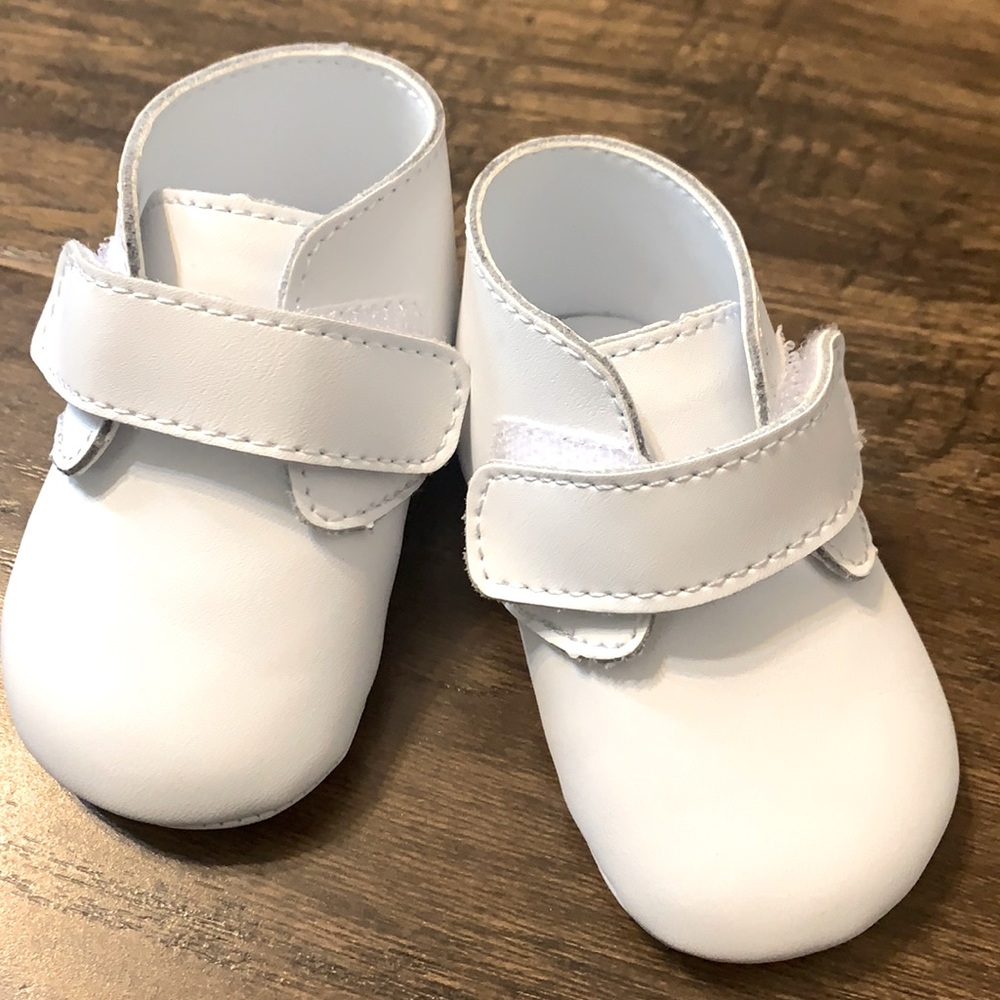 Soft high top white baby shoes